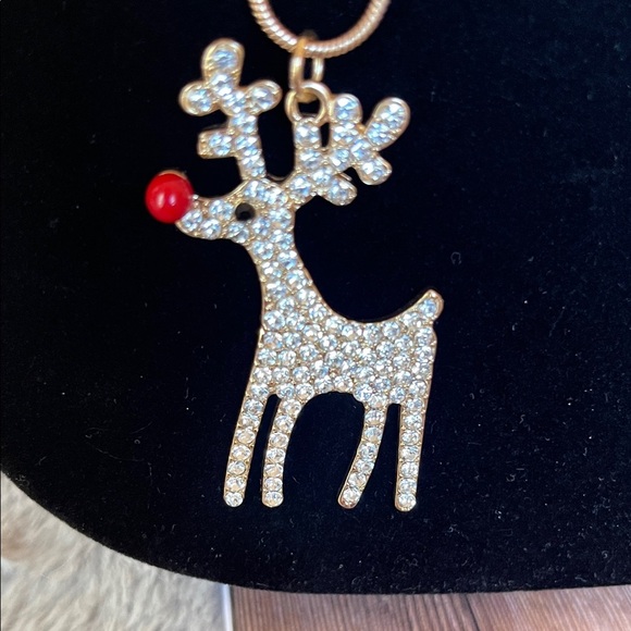 Elegant Gold Reindeer Necklace - Picture 7 of 7